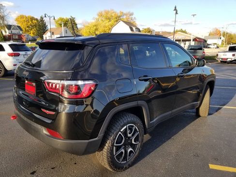 Certified 2024 Jeep Compass Trailhawk w/ Sun and Sound Group AWD/4WD image 7