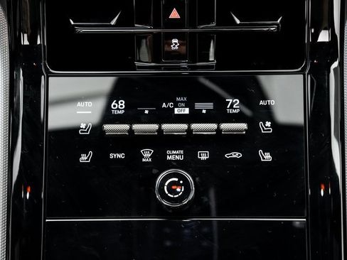 Used 2025 Porsche Panamera 4 image 20