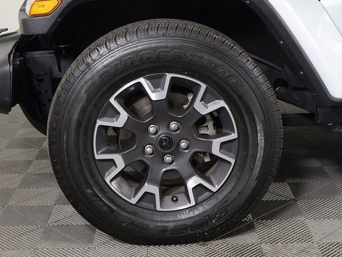 Used 2024 Jeep Wrangler Sahara image 19