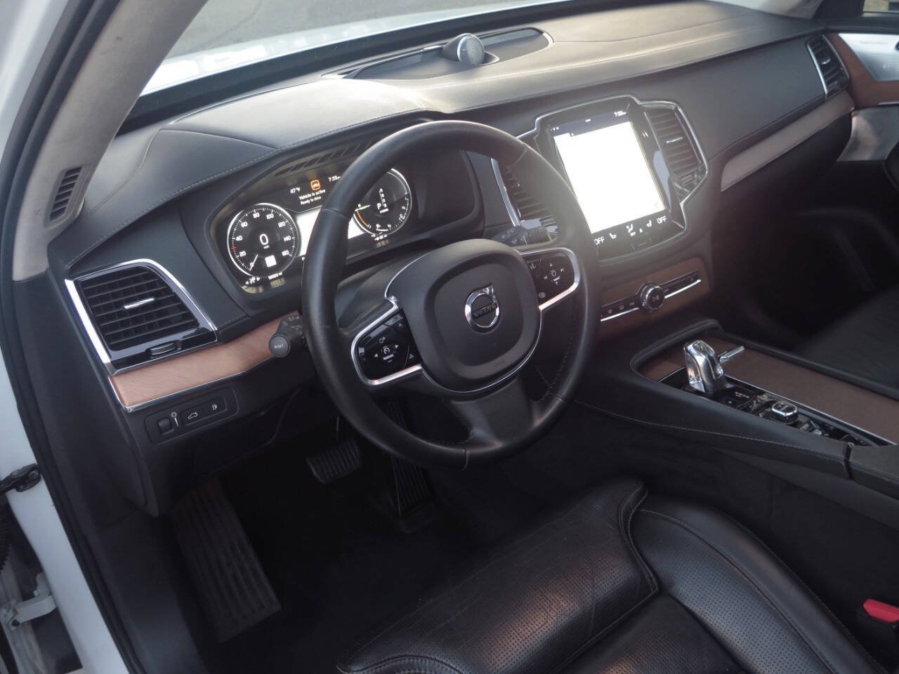 Used 2017 Volvo XC90 T8 Inscription w/ Luxury Package AWD/4WD image 7