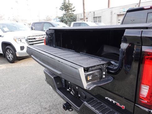 Used 2024 GMC Sierra 1500 AT4 w/ AT4 Premium Package image 27