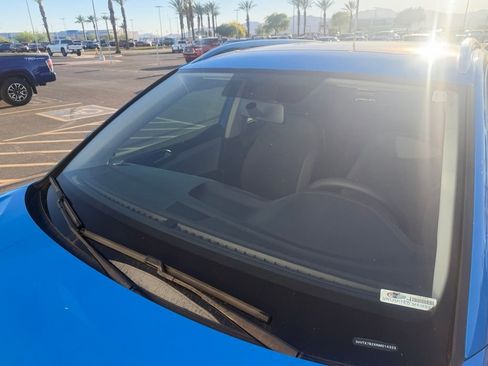 Used 2022 Volkswagen Taos SE w/ Panoramic Sunroof Package image 5