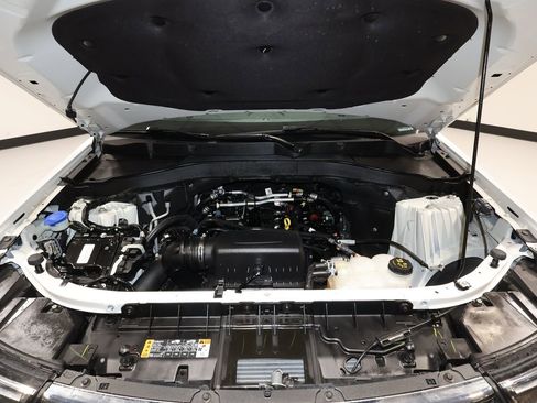 Used 2023 Ford Explorer XLT w/ Equipment Group 202A image 31