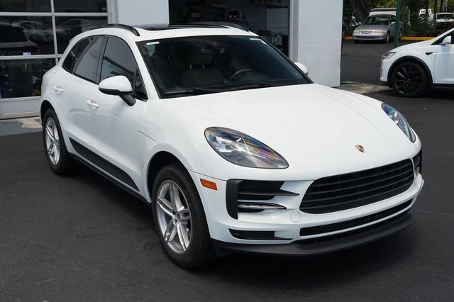 Used 2020 Porsche Macan AWD/4WD image 17