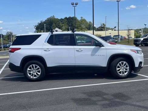 Used 2020 Chevrolet Traverse LS FWD image 2
