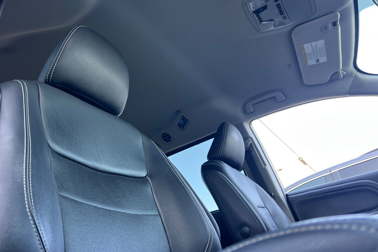 Used 2020 Toyota Sienna SE w/ Carpet Mat Package FWD image 18