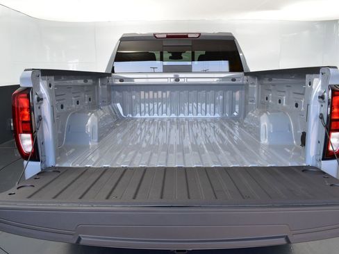 Used 2025 GMC Sierra 1500 SLE w/ Preferred Package image 13