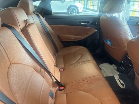 Used 2020 Toyota Avalon Limited FWD image 13