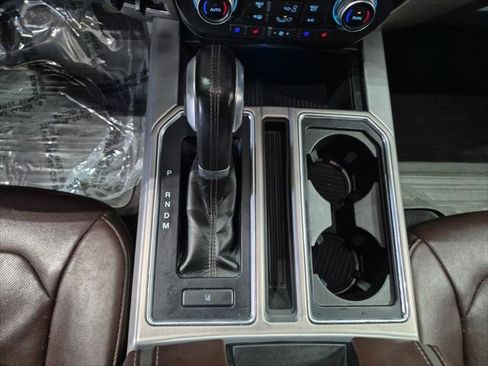 Used 2017 Ford F150 Platinum w/ Equipment Group 701A Luxury image 15