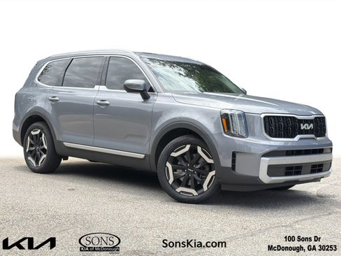 Used 2024 Kia Telluride EX w/ EX Captain's Chair Package AWD/4WD image 1