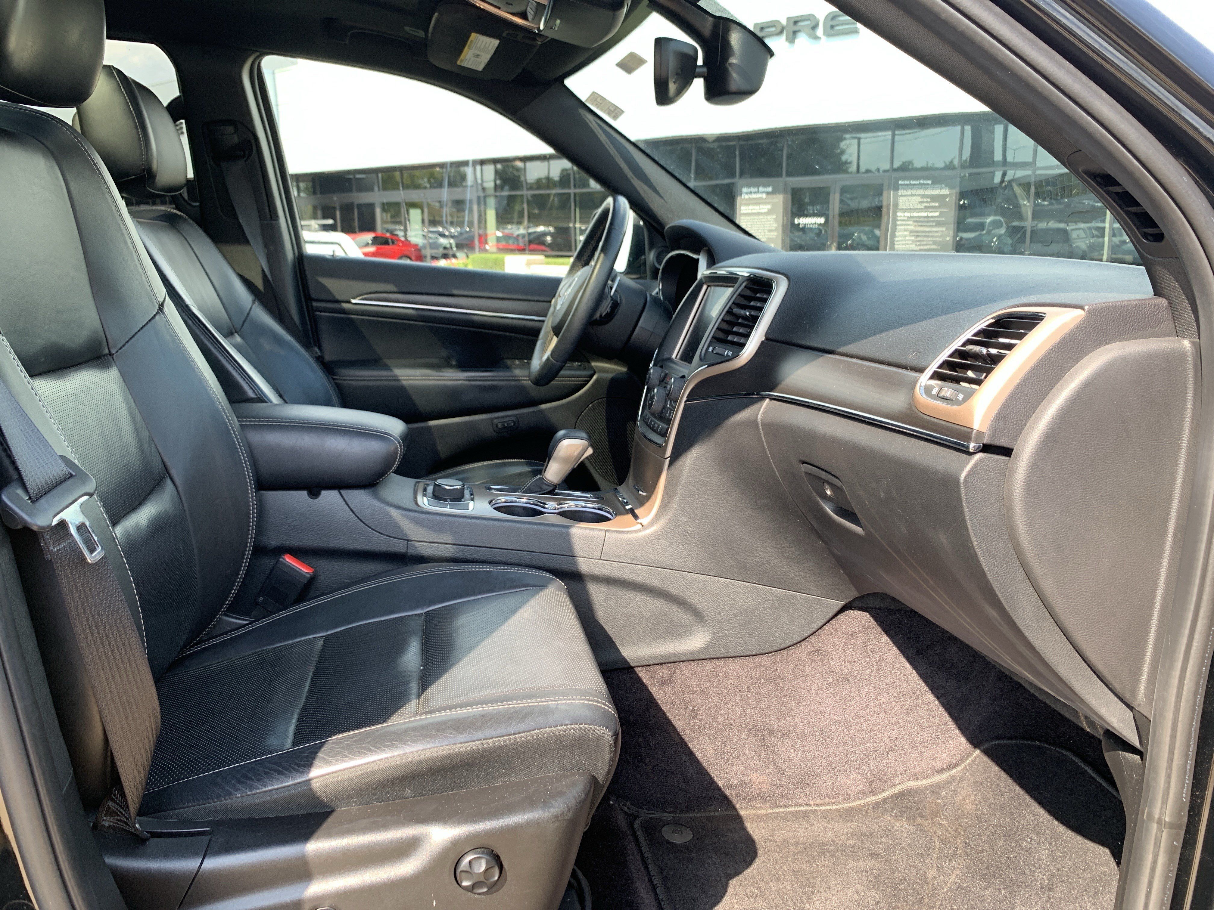 Used 2017 Jeep Grand Cherokee Limited w/ Luxury Group II AWD/4WD image 35