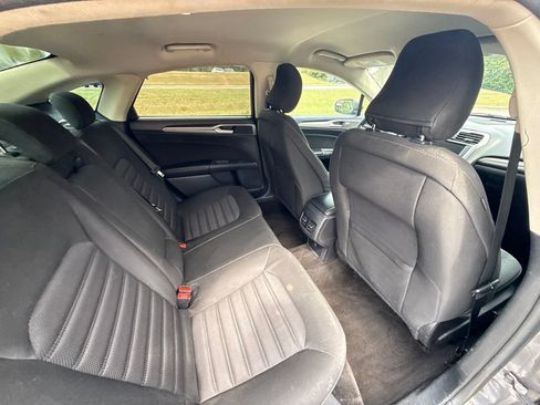 Used 2018 Ford Fusion SE w/ Fusion SE Technology Package FWD image 37