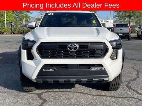 Used 2024 Toyota Tacoma TRD Off-Road AWD/4WD image 8