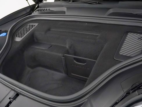 Used 2025 Porsche Macan 4S Electric image 15