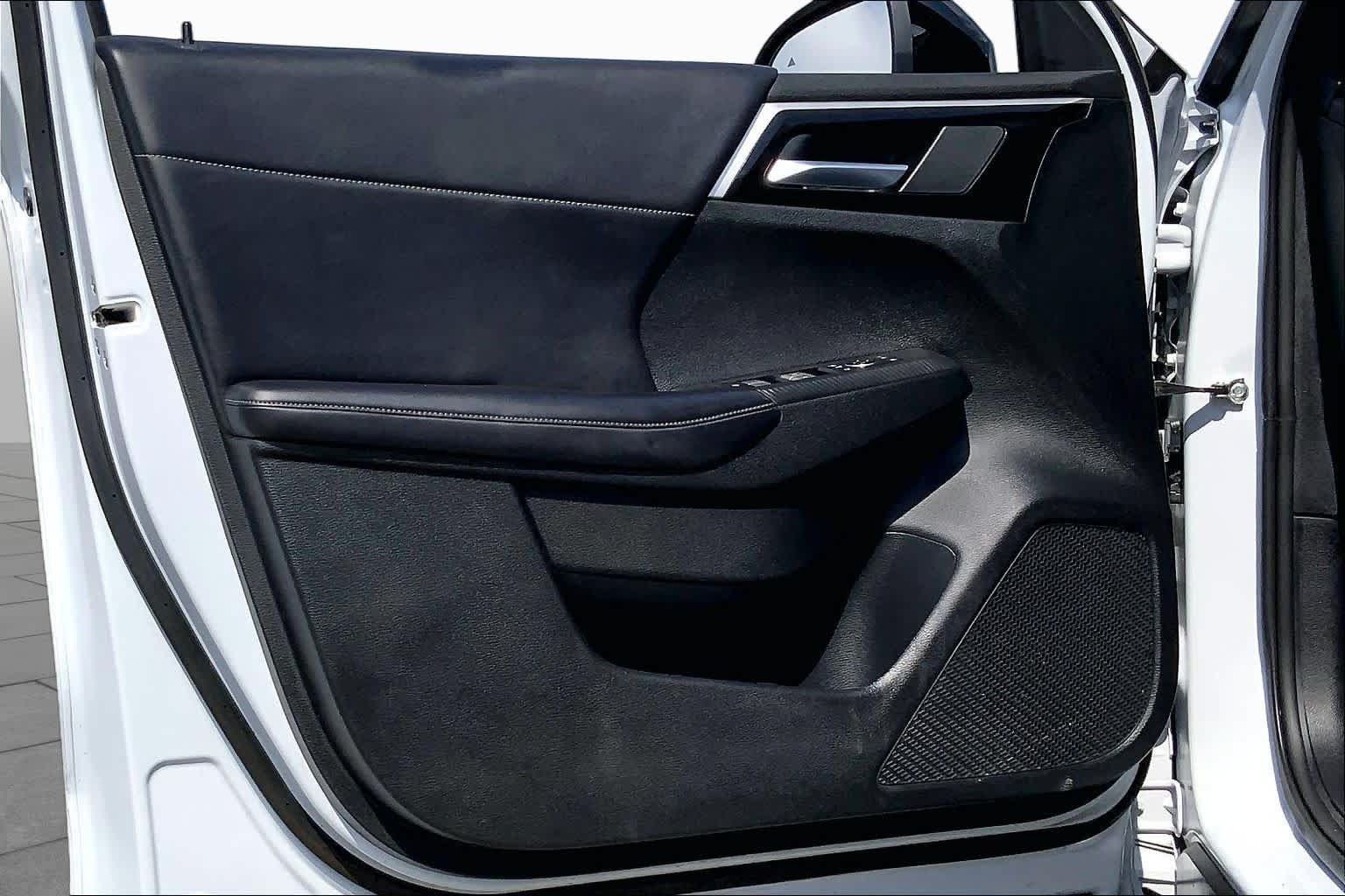 Used 2024 Mitsubishi Outlander SE Black Edition FWD image 21
