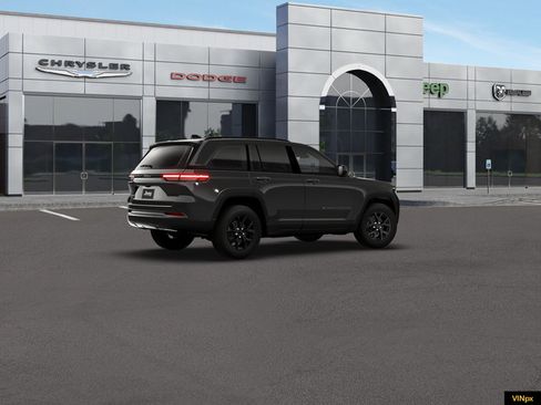 New 2026 Jeep Grand Cherokee Altitude AWD/4WD image 8