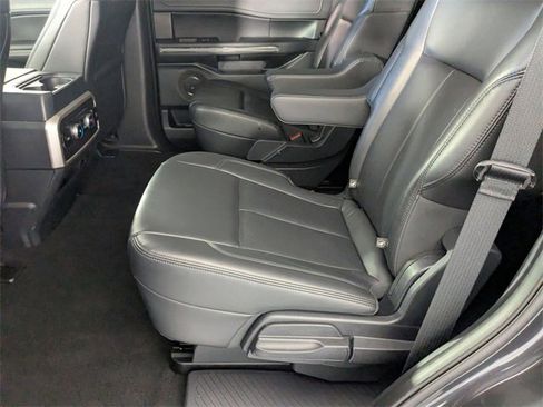 Used 2024 Ford Expedition XLT image 30