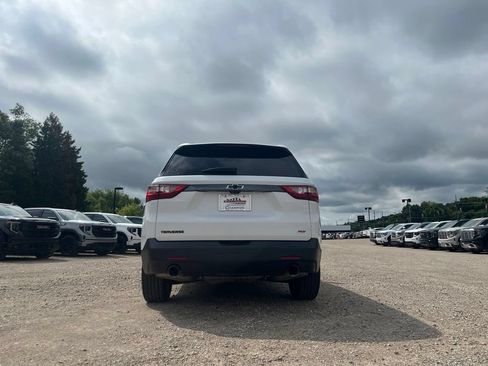 Used 2021 Chevrolet Traverse RS FWD image 9