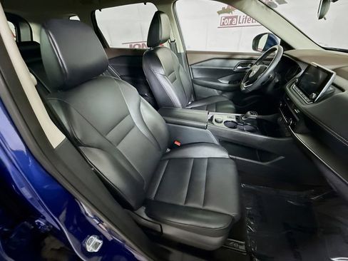 Used 2023 Nissan Rogue SV w/ SV Premium B Package AWD/4WD image 32