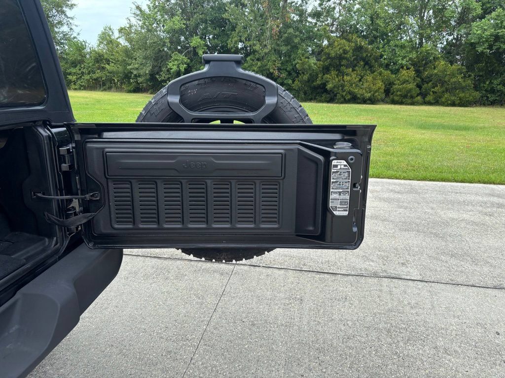 Used 2019 Jeep Wrangler Unlimited Sport S AWD/4WD image 18