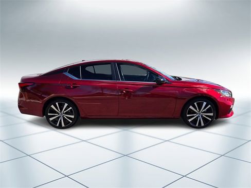 Used 2022 Nissan Altima 2.5 SR image 3