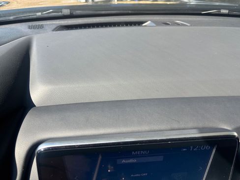 Used 2025 Nissan Rogue SV image 17