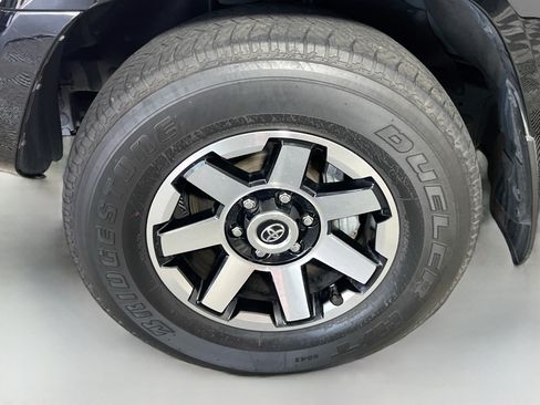 Used 2022 Toyota 4Runner TRD Off-Road Premium AWD/4WD image 14