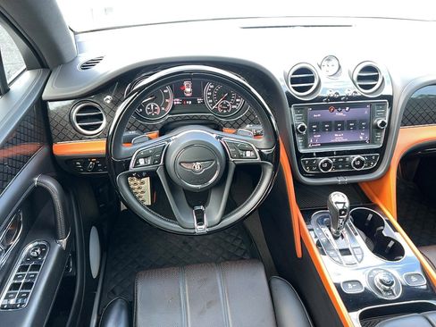 Used 2020 Bentley Bentayga Design Series AWD/4WD image 15