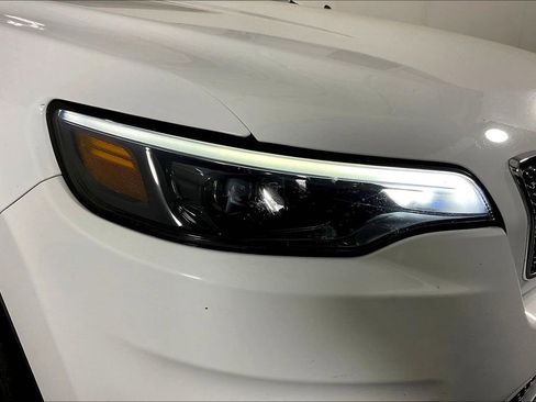 Used 2020 Jeep Cherokee Latitude Plus image 39