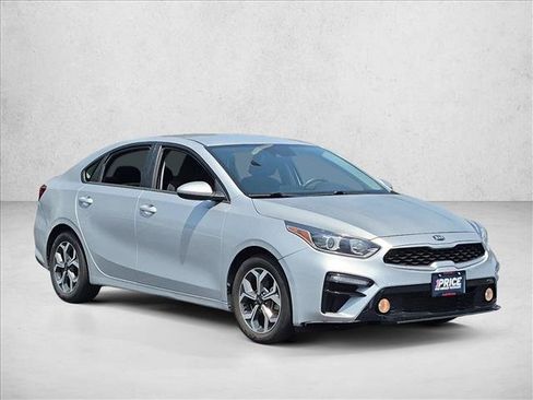 Used 2020 Kia Forte LXS FWD image 3