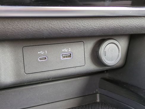 Used 2023 Nissan Rogue S image 21