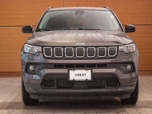 Used 2022 Jeep Compass Latitude image 2