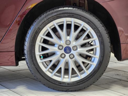 Used 2017 Ford Fusion Platinum image 9