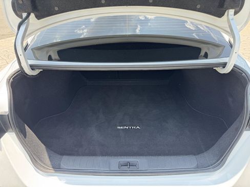 Used 2024 Nissan Sentra SV FWD image 12