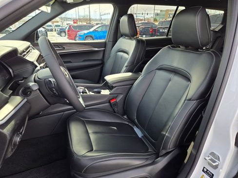 New 2026 Jeep Grand Cherokee L Limited image 13