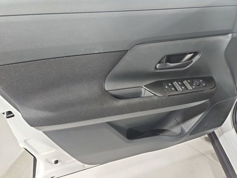 Certified 2025 Nissan Kicks S image 12