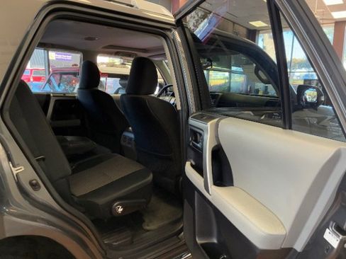 Used 2011 Toyota 4Runner Trail image 31
