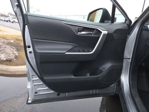 Used 2023 Toyota RAV4 XLE Premium image 11