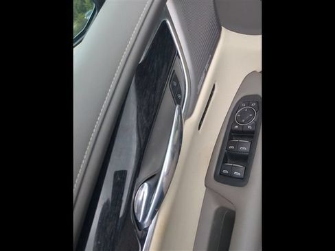 Used 2022 Cadillac XT6 Premium Luxury w/ Technology Package AWD/4WD image 29