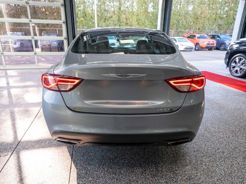 Used 2015 Chrysler 200 S image 3