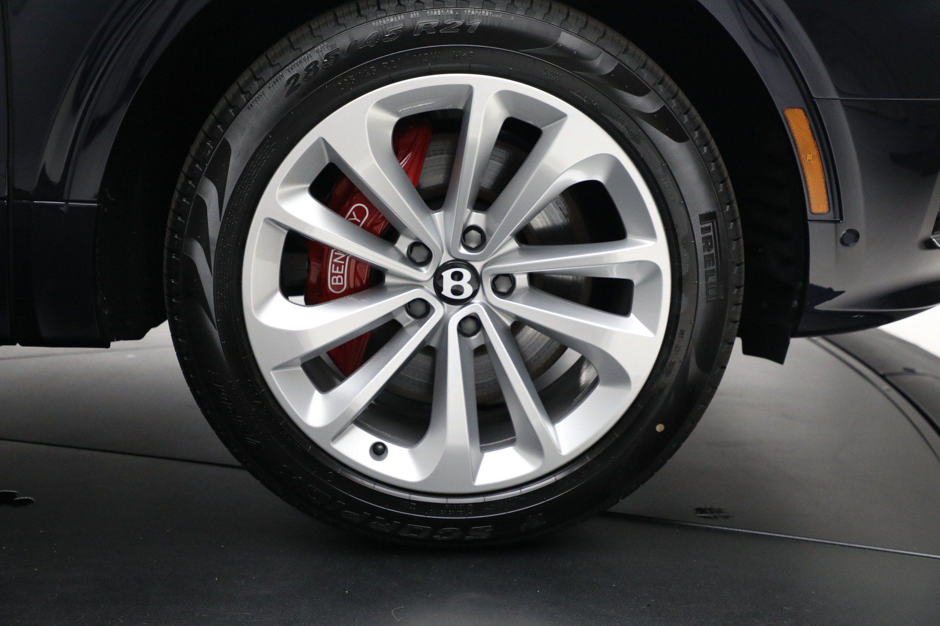 Used 2024 Bentley Bentayga Extended Wheelbase AWD/4WD image 49