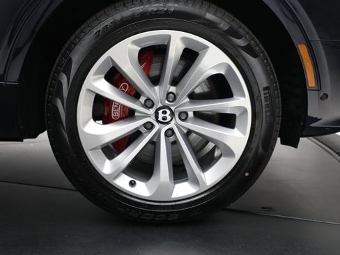 Used 2024 Bentley Bentayga Extended Wheelbase AWD/4WD image 49