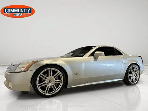Used 2004 Cadillac XLR RWD image 2