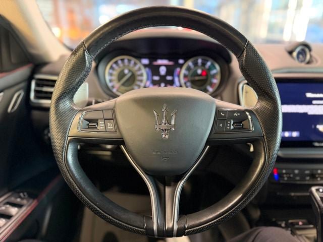 Used 2021 Maserati Ghibli S Q4 AWD/4WD image 24