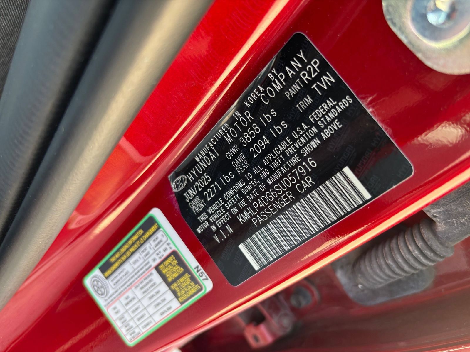 Used 2025 Hyundai Elantra Limited FWD image 28