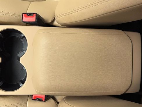 Used 2023 Porsche Macan image 32