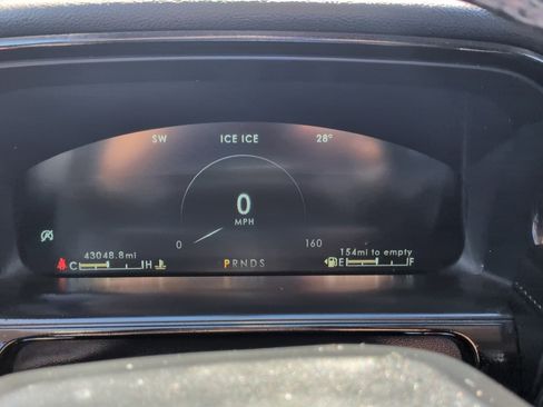 Used 2023 Lincoln Nautilus AWD w/ Premium Package image 19