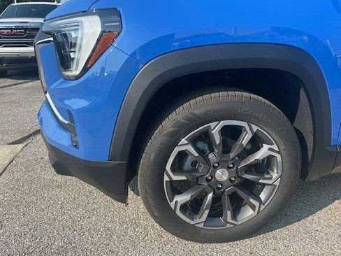 New 2026 GMC Terrain Elevation w/ Elevation Premium Package image 2