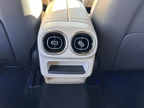 Used 2024 Mercedes-Benz GLC 300 GLC 300 image 24