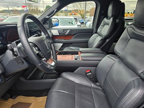 Used 2024 Lincoln Navigator L Reserve image 22